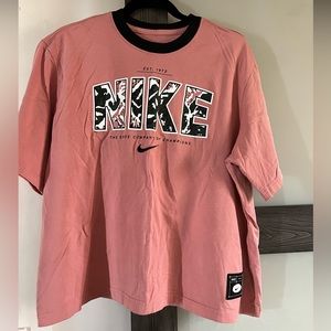 Nike, Women’s T-shirt, L